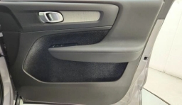 Volvo XC40 Core B5 AWD 2026