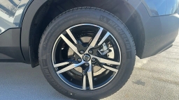 Volvo XC40 Core B5 AWD 2026