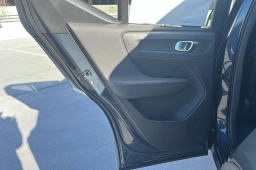 Volvo XC40 Core B5 AWD 2026