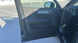 Volvo XC40 Core B5 AWD 2026