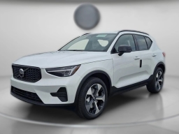 Volvo XC40 Core B5 AWD 2026