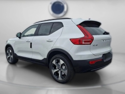Volvo XC40 Core B5 AWD 2026
