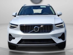 Volvo XC40 Core Bright Theme B5 AWD 2025