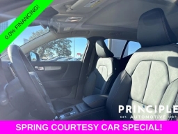 Volvo XC40 Core B5 AWD 2026