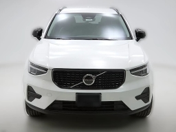Volvo XC40 Core B5 AWD 2026