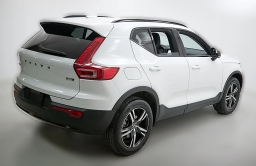 Volvo XC40 Core B5 AWD 2026
