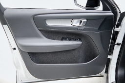 Volvo XC40 Core B5 AWD 2026