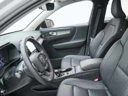 Volvo XC40 Core B5 AWD 2026