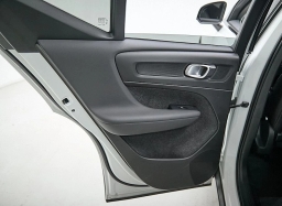 Volvo XC40 Core B5 AWD 2026