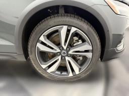 Volvo V60 Cross Country Plus B5 AWD 2026