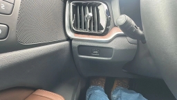 Volvo V60 Cross Country Plus B5 AWD 2026