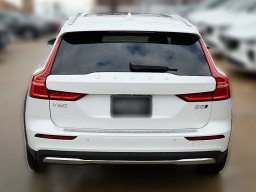 Volvo V60 Cross Country Plus B5 AWD 2026