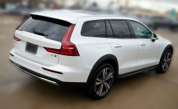 Volvo V60 Cross Country Plus B5 AWD 2026