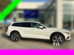 Volvo V60 Cross Country Plus B5 AWD 2026
