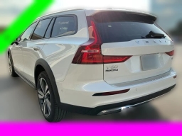 Volvo V60 Cross Country Plus B5 AWD 2026