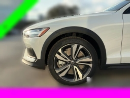 Volvo V60 Cross Country Plus B5 AWD 2026