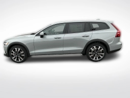 Volvo V60 Cross Country Ultra B5 AWD 2026