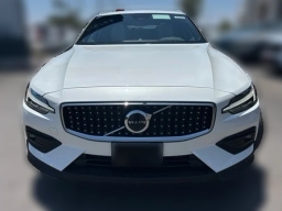 Volvo V60 Cross Country Ultra B5 AWD 2026