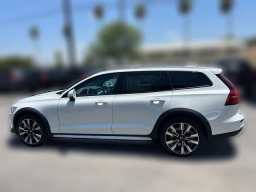 Volvo V60 Cross Country Ultra B5 AWD 2026