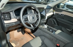 Volvo XC90 Plus B5 AWD 7-Seater 2026