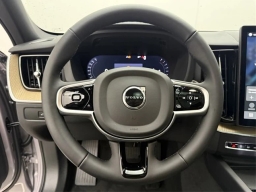 Volvo XC60 Plus B5 AWD 2026