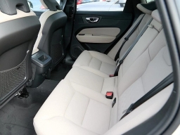 Volvo XC60 Plus B5 AWD 2026