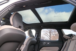 Volvo XC60 Plus B5 AWD 2026