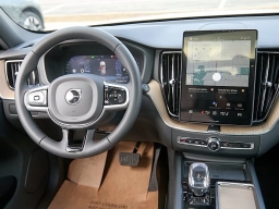 Volvo XC60 Plus B5 AWD 2026