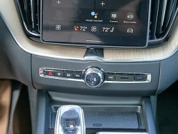 Volvo XC60 Plus B5 AWD 2026