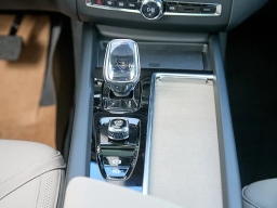 Volvo XC60 Plus B5 AWD 2026