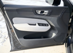 Volvo XC60 Plus B5 AWD 2026