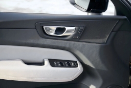 Volvo XC60 Plus B5 AWD 2026