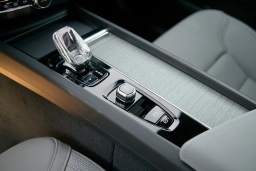 Volvo XC60 Plus B5 AWD 2026