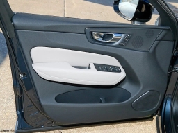 Volvo XC60 Plus B5 AWD 2026