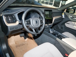 Volvo XC60 Plus B5 AWD 2026