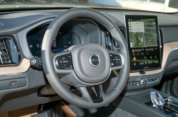 Volvo XC60 Plus B5 AWD 2026