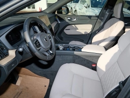 Volvo XC60 Plus B5 AWD 2026