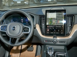 Volvo XC60 Plus B5 AWD 2026