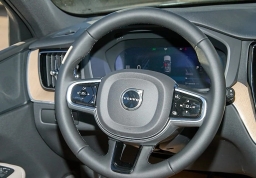 Volvo XC60 Plus B5 AWD 2026