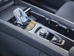 Volvo XC60 Plus B5 AWD 2026