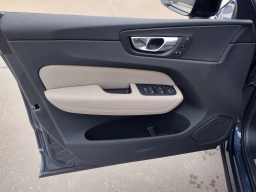 Volvo XC60 Plus B5 AWD 2026