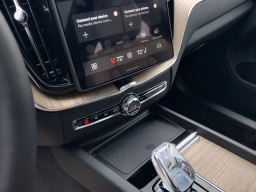 Volvo XC60 Plus B5 AWD 2026