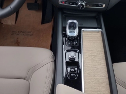 Volvo XC60 Plus B5 AWD 2026