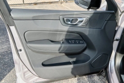 Volvo XC60 Plus B5 AWD 2026