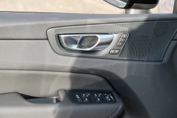 Volvo XC60 Plus B5 AWD 2026