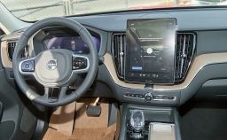 Volvo XC60 Plus B5 AWD 2026