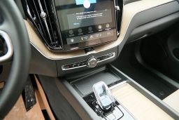 Volvo XC60 Plus B5 AWD 2026