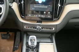 Volvo XC60 Plus B5 AWD 2026