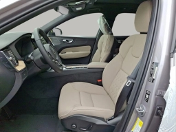 Volvo XC60 Plus B5 AWD 2026