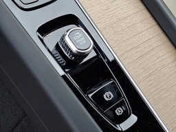 Volvo XC60 Plus B5 AWD 2026